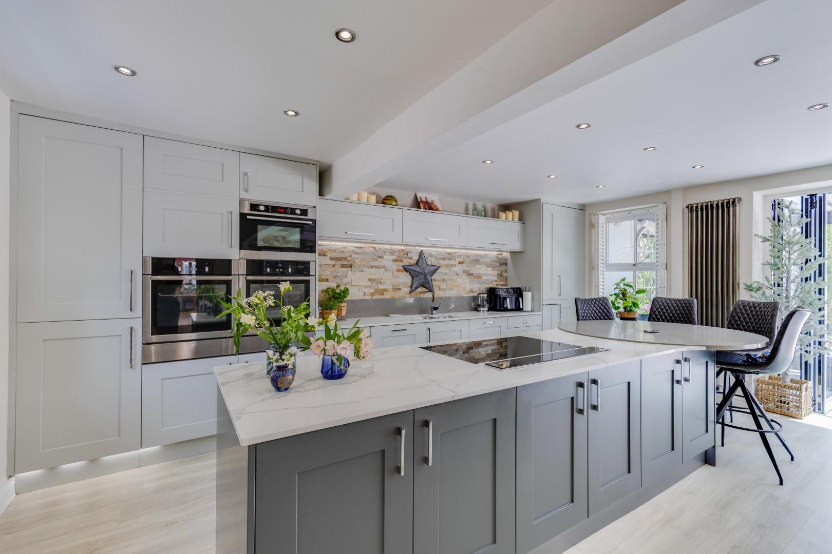 Foxleigh House, Trerhyngyll, Nr Cowbridge, Vale Of Glamorgan, CF71 7TN